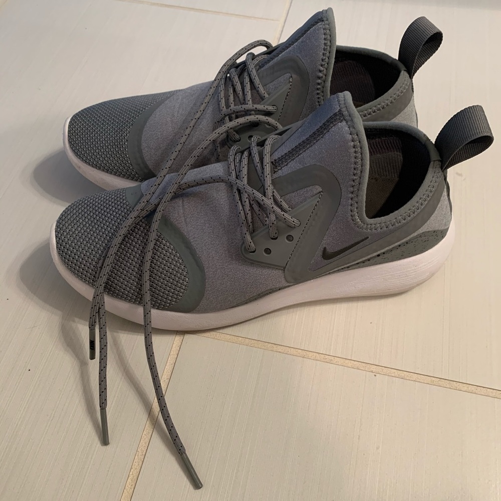 Nike tennis shoes